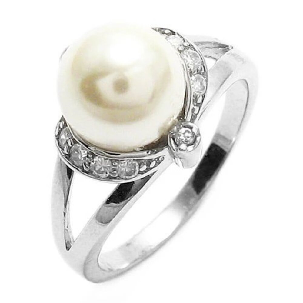 Beautiful And Posh Freshwater Pearl On Cz Accented Setting In Sterling Silver
